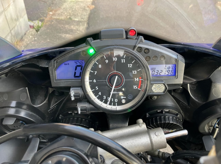 Мотоцикл Yamaha YZF-R1 з пробігом 32196 km