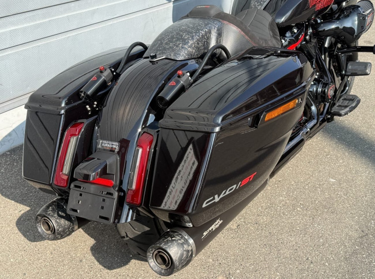 Мотоцикл HD FLTRXSTSE CVO з пробігом 1820 km