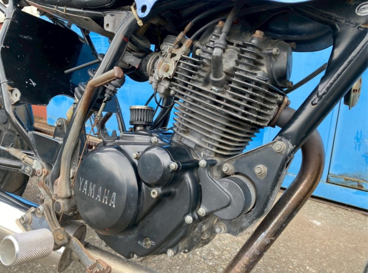 Мотоцикл Yamaha TW200 с пробегом 4532 km