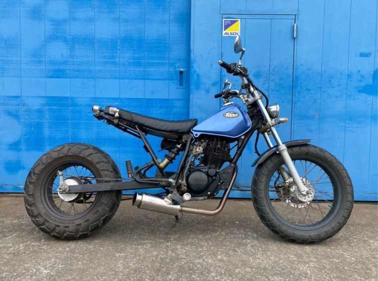 Мотоцикл Yamaha TW200 с пробегом 4532 km