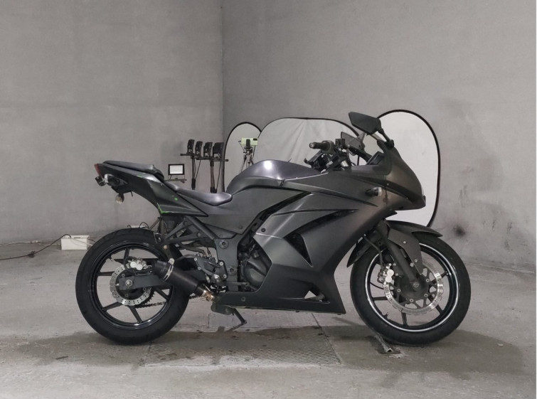Мотоцикл Kawasaki NINJA250R с пробегом 19676 km