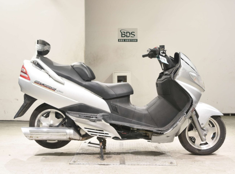 Мотоцикл Suzuki SKYWAVE 400