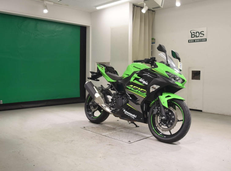 Мотоцикл Kawasaki NINJA400 з пробігом 3717 km