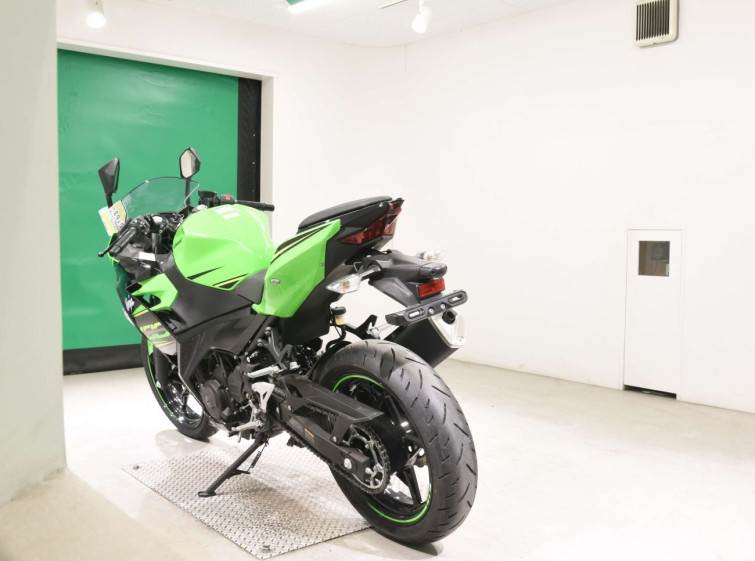 Мотоцикл Kawasaki NINJA400 з пробігом 3717 km