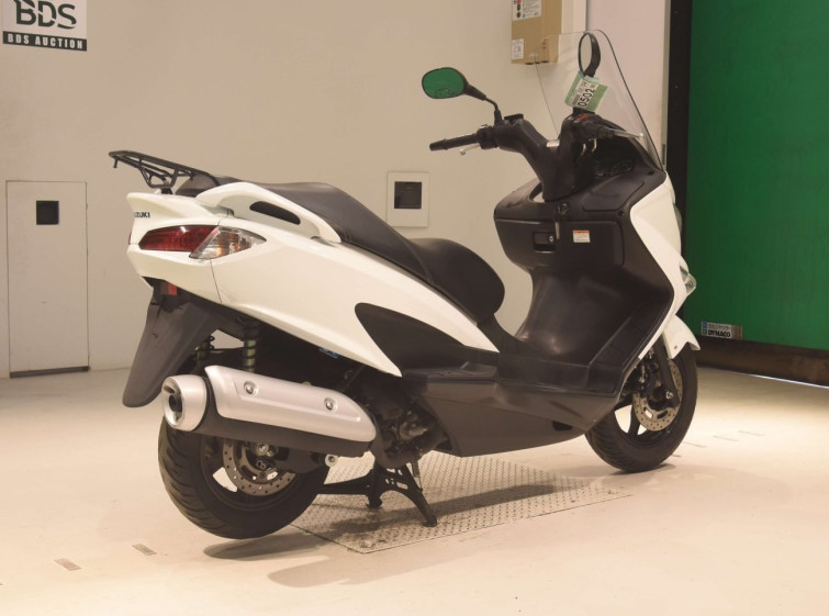 Мотоцикл Suzuki BURGMAN200 з пробігом 16310 km