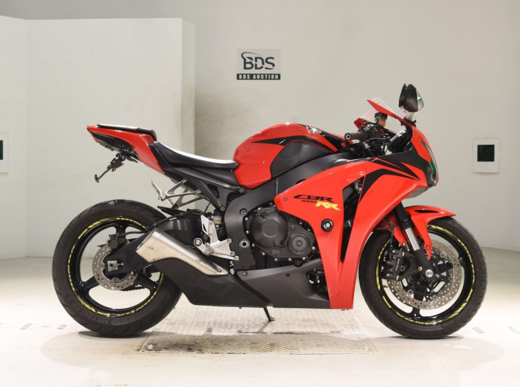 Мотоцикл Honda CBR1000RR з пробігом 26233 km