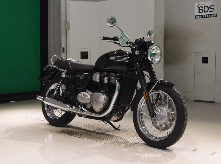 Мотоцикл Triumph BONNEVILLE T100 з пробігом 2357 km