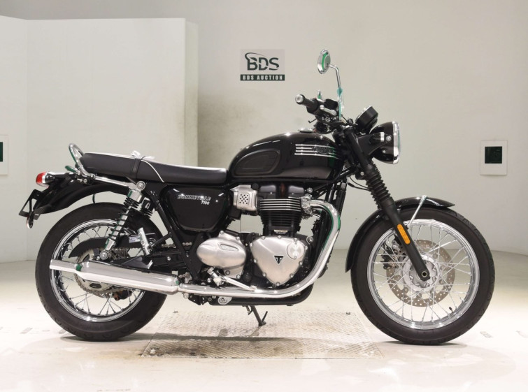 Мотоцикл Triumph BONNEVILLE T100 з пробігом 2357 km