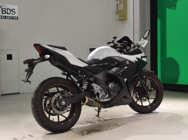 Мотоцикл Suzuki GSX250R з пробігом 19940 km