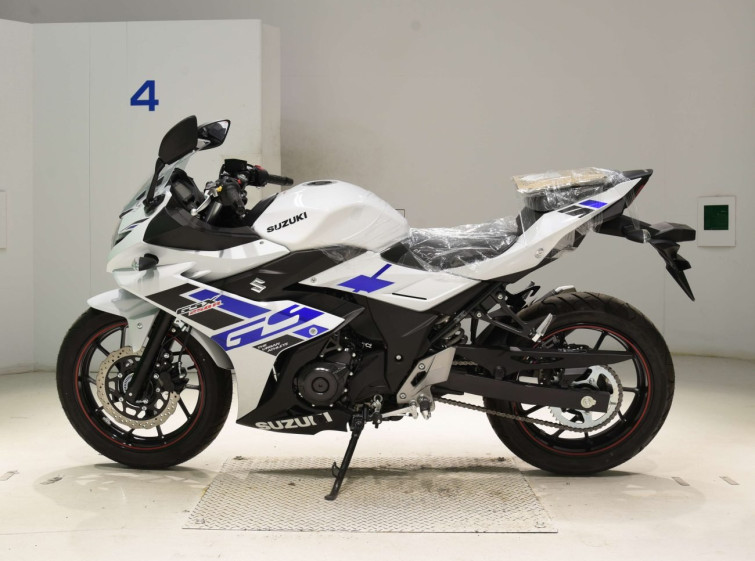 Мотоцикл Suzuki GSX250RA