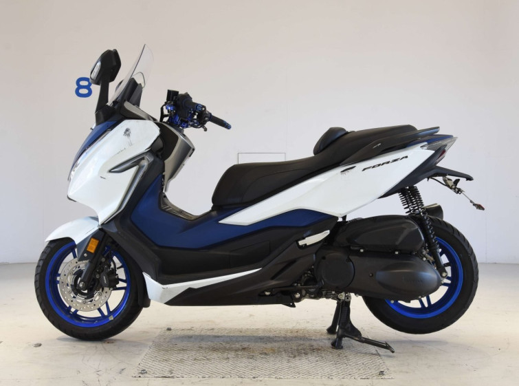 Мотоцикл Honda FORZA з пробігом 8136 km