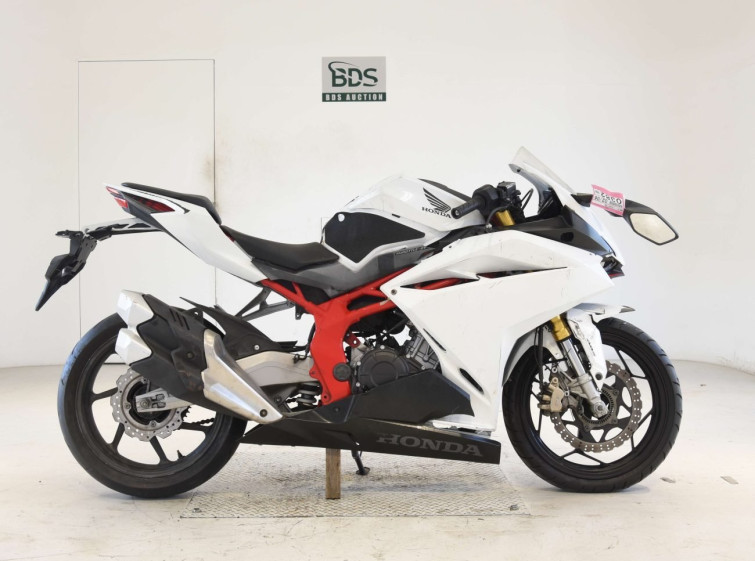 Мотоцикл Honda CBR250RR з пробігом 20662 km