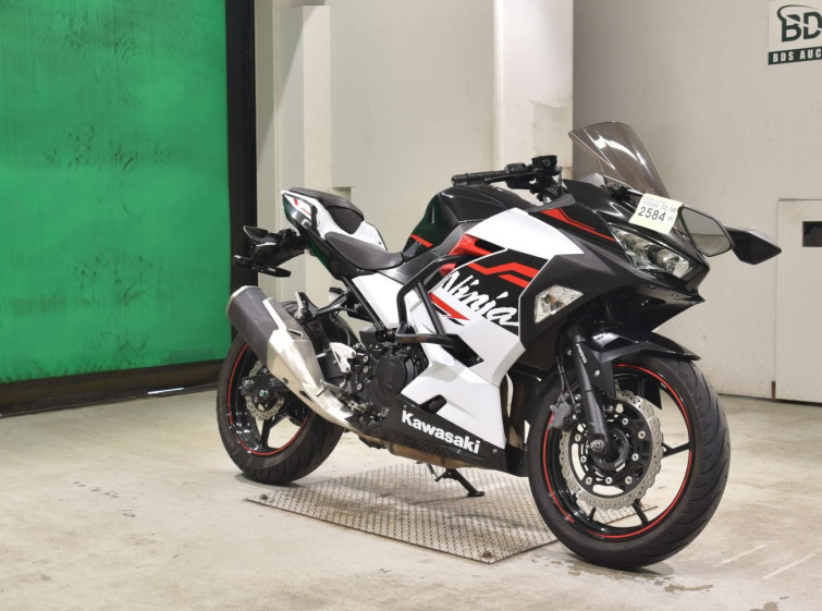 Мотоцикл Kawasaki NINJA250 з пробігом 38436 km