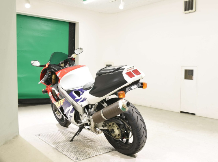 Мотоцикл Honda RVF400 з пробігом 37004 km