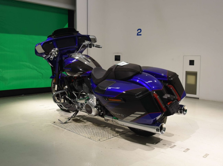 Мотоцикл HD FLHXSE1980CVO с пробегом 3388 km