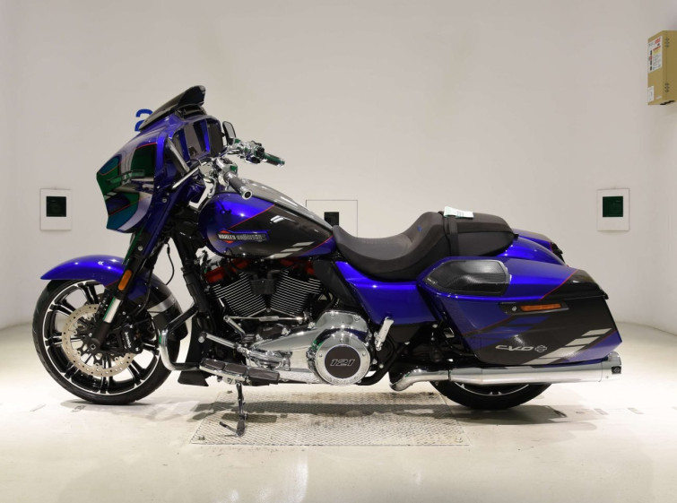 Мотоцикл HD FLHXSE1980CVO с пробегом 3388 km