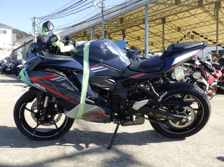 Мотоцикл Kawasaki NINJA ZX-25R с пробегом 1673 km