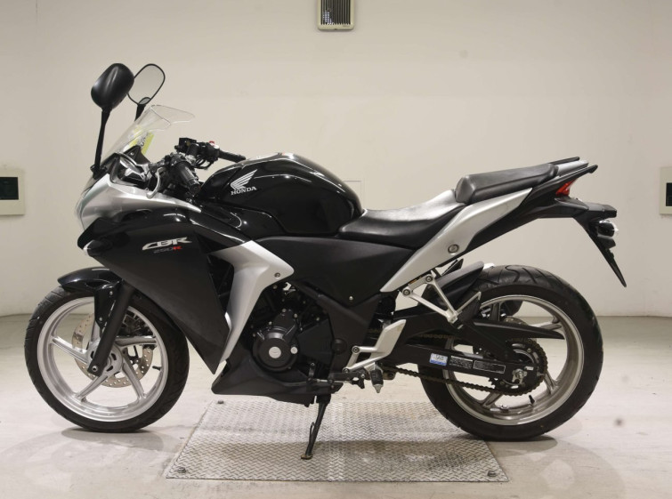 Мотоцикл Honda CBR250R с пробегом 17670 km