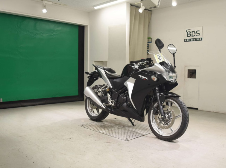 Мотоцикл Honda CBR250R с пробегом 17670 km