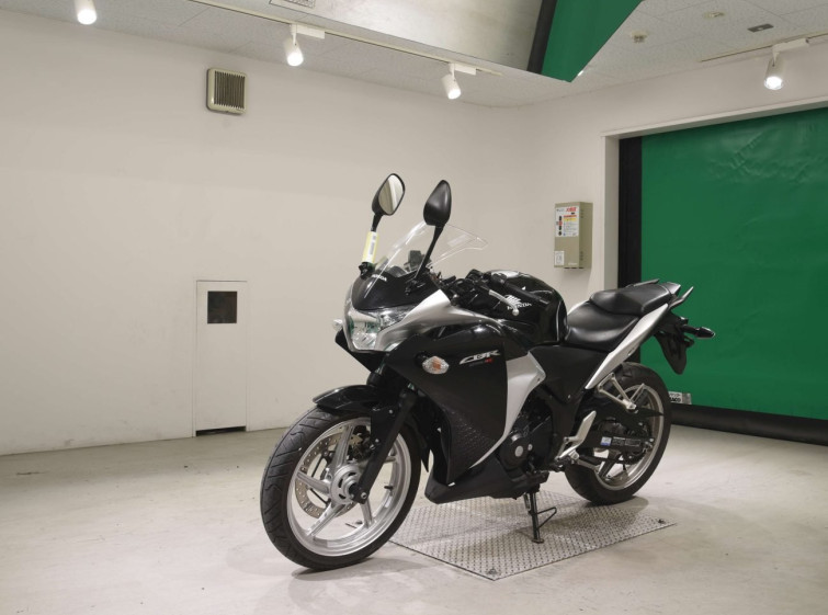Мотоцикл Honda CBR250R с пробегом 17670 km