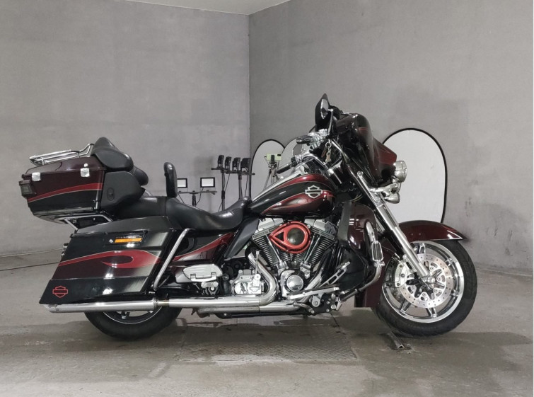 Мотоцикл HD FLHTCUSE1800 CVO с пробегом 51971 km