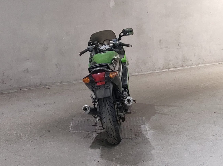 Мотоцикл Kawasaki ZZ-R250 з пробігом 32314 km