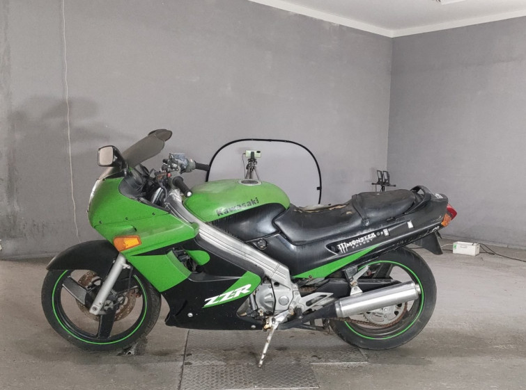 Мотоцикл Kawasaki ZZ-R250 з пробігом 32314 km