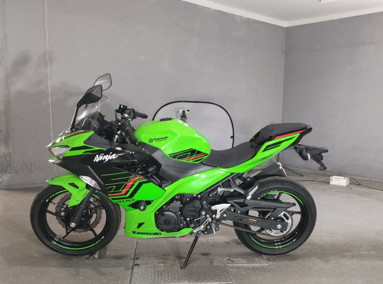 Мотоцикл Kawasaki NINJA400 з пробігом 3737 km