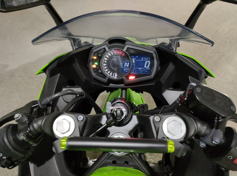 Мотоцикл Kawasaki NINJA400 з пробігом 3737 km