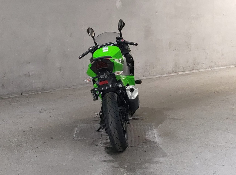 Мотоцикл Kawasaki NINJA400 з пробігом 3737 km