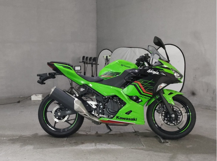Мотоцикл Kawasaki NINJA400 з пробігом 3737 km