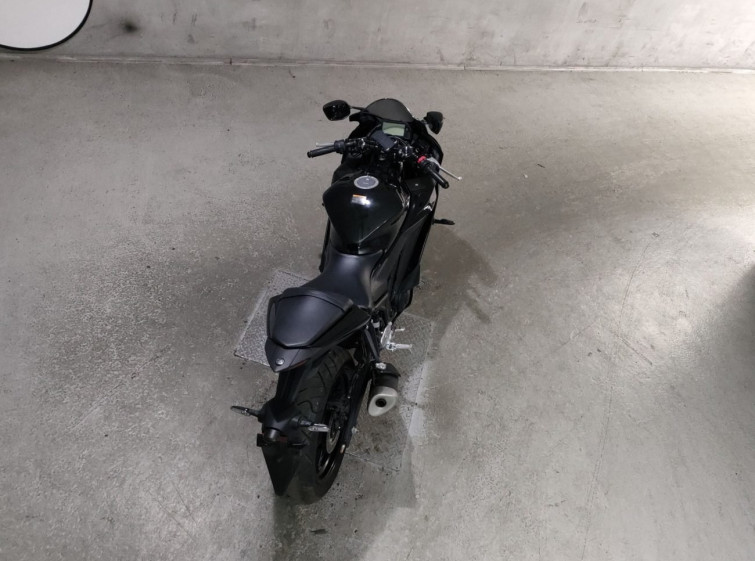 Мотоцикл Yamaha YZF-R25 с пробегом 735 km