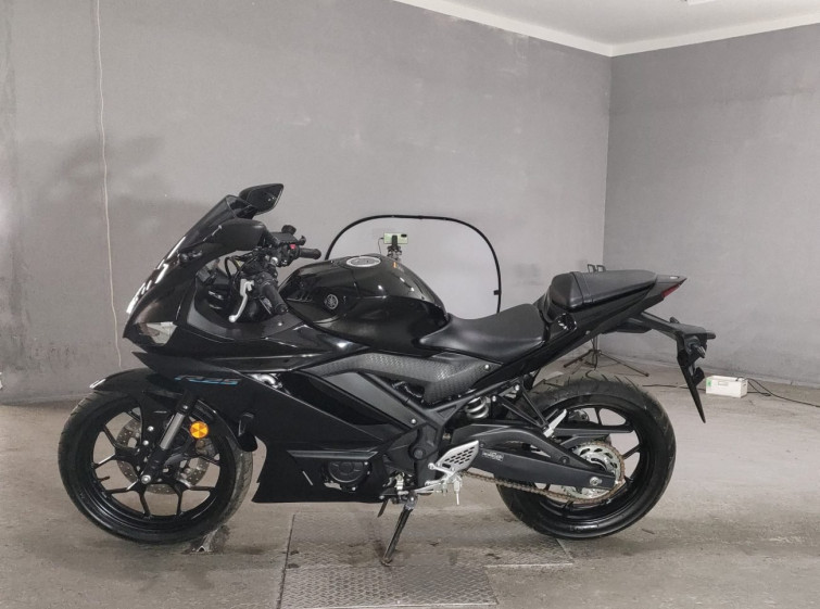 Мотоцикл Yamaha YZF-R25 с пробегом 735 km