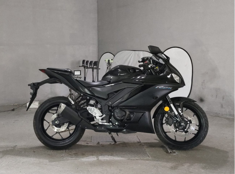 Мотоцикл Yamaha YZF-R25 с пробегом 735 km
