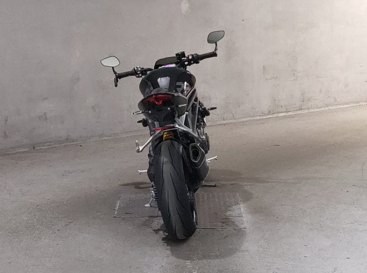 Мотоцикл Triumph SPEED TRIPLE RS з пробігом 4205 km