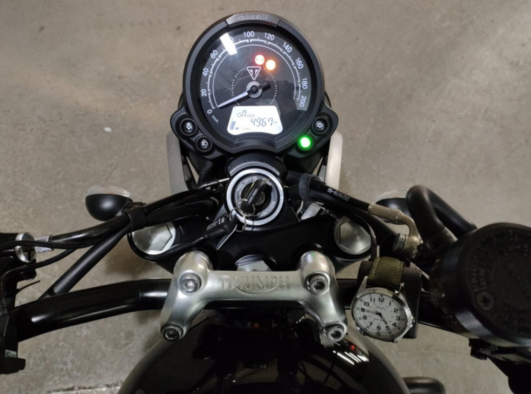 Мотоцикл Triumph STREET TWIN 900 з пробігом 4967 km