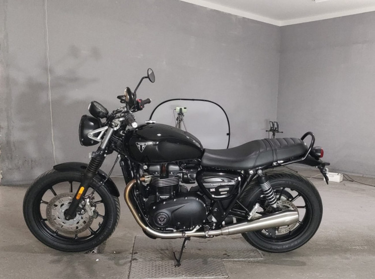 Мотоцикл Triumph STREET TWIN 900 з пробігом 3960 km