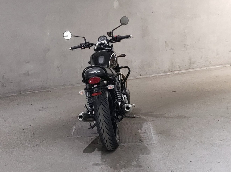 Мотоцикл Triumph STREET TWIN 900 з пробігом 3960 km