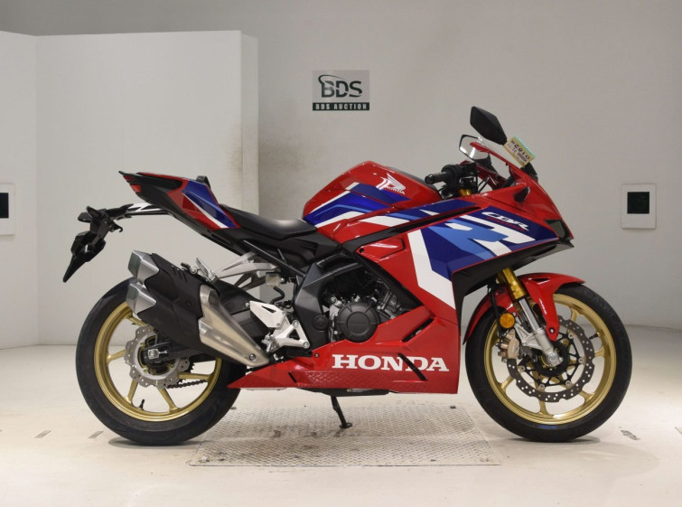 Мотоцикл Honda CBR250RRA з пробігом 851 km