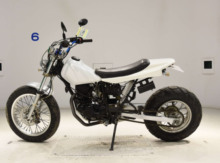 Мотоцикл Yamaha TW200E з пробігом 9422 km