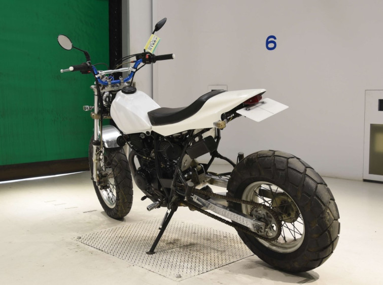 Мотоцикл Yamaha TW200E з пробігом 9422 km