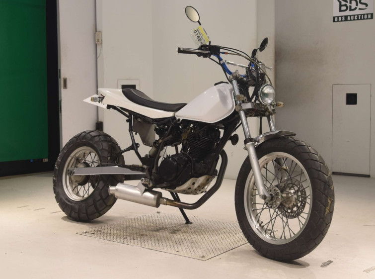 Мотоцикл Yamaha TW200E з пробігом 9422 km