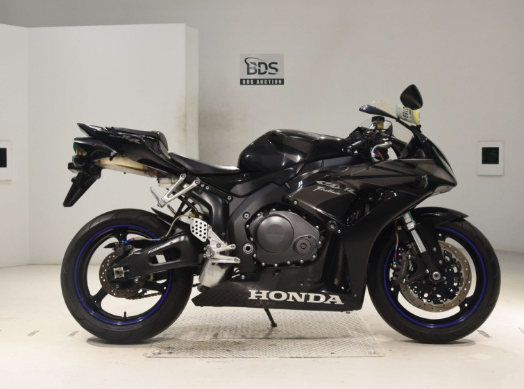 Мотоцикл Honda CBR1000RR з пробігом 60243 km
