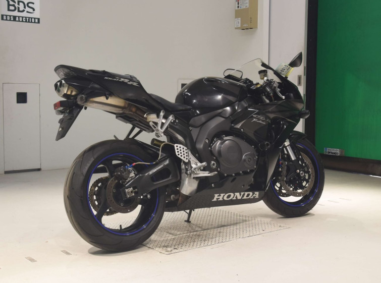 Мотоцикл Honda CBR1000RR з пробігом 60243 km