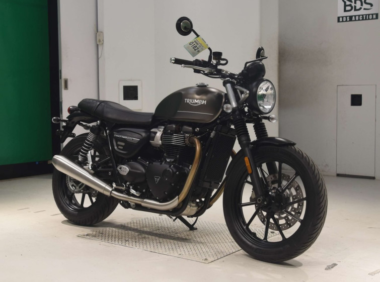 Мотоцикл Triumph speed twin 900 з пробігом 4415 km