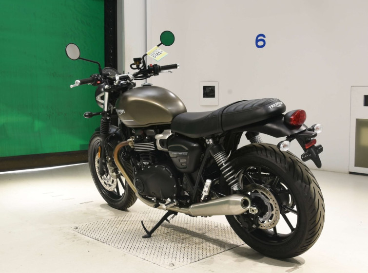 Мотоцикл Triumph speed twin 900 з пробігом 4415 km
