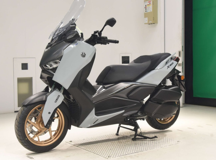 Мотоцикл Yamaha X-MAX с пробегом 731 km