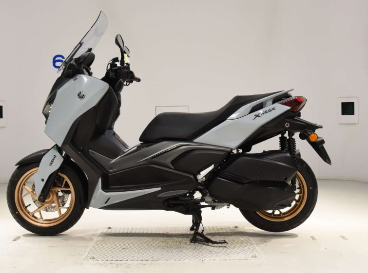 Мотоцикл Yamaha X-MAX с пробегом 731 km