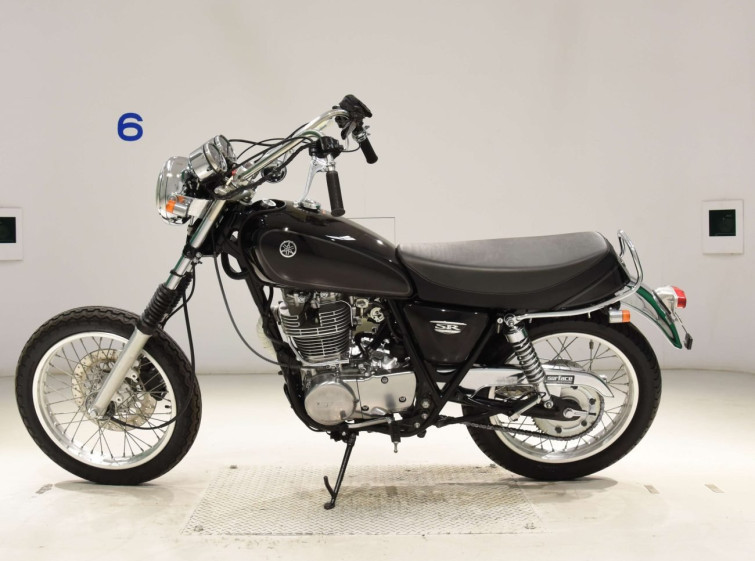 Мотоцикл Yamaha SR400 з пробігом 3276 km