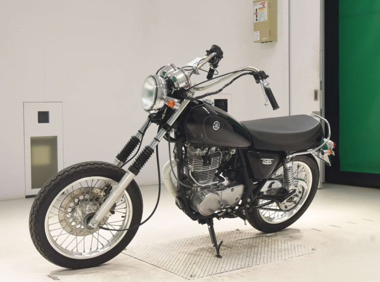 Мотоцикл Yamaha SR400 з пробігом 3276 km